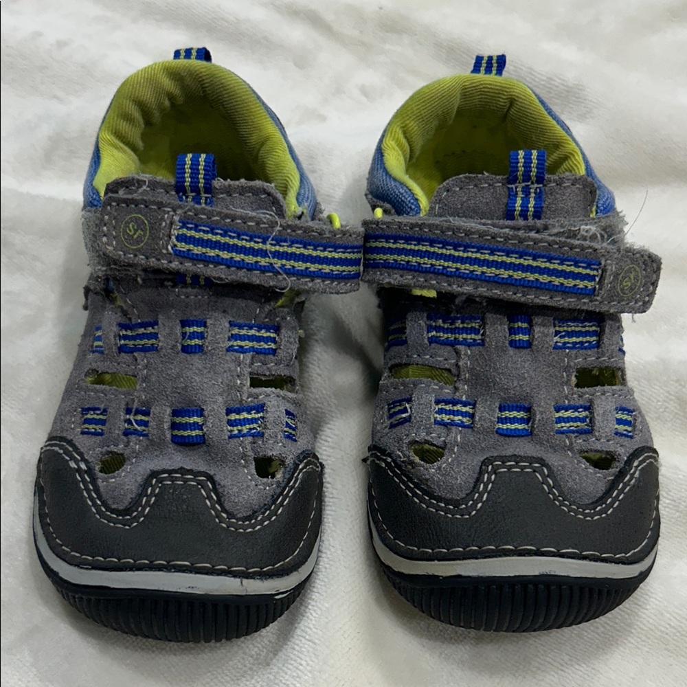 Stride Rite Gray and Blue Closed-Toe Kids Sandals with Lime Green Lining
